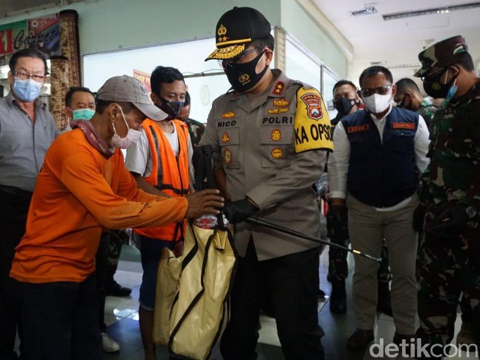 Cek PPKM di PGS Surabaya, Forkopimda Bagikan 25 Ribu Masker