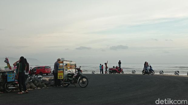 Jembatan Karangtirta Spot Sunset Hits di Pangandaran