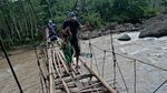 Potret Jembatan Rawayan yang Rusak di Garut