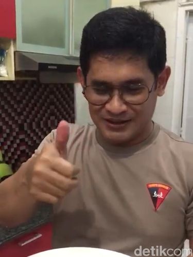 Kapolda Sulawesi Selatan Ternyata Jago Bikin Nasi Goreng