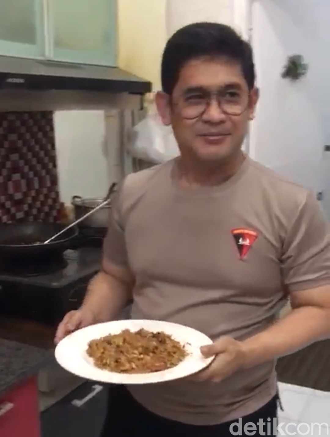 Kapolda Sulawesi Selatan Ternyata Jago Bikin Nasi Goreng