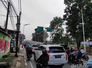 Keluhan Pengendara soal Kemacetan yang Timbul karena Flyover Tapal Kuda