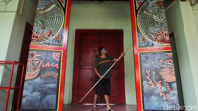 Klenteng Poncowinatan Bersolek Jelang Imlek