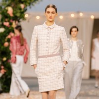 Fashion show koleksi terbaru Chanel Couture Spring/Summer 2021 yang mengusung tema pesta pernikahan digelar di Grand Palais, Paris, Prancis. Foto: dok. Chanel.