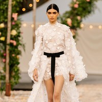 Fashion show koleksi terbaru Chanel Couture Spring/Summer 2021 yang mengusung tema pesta pernikahan digelar di Grand Palais, Paris, Prancis. Foto: dok. Chanel.