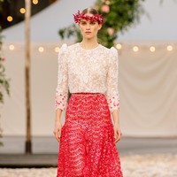 Fashion show koleksi terbaru Chanel Couture Spring/Summer 2021 yang mengusung tema pesta pernikahan digelar di Grand Palais, Paris, Prancis. Foto: dok. Chanel.