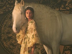 10 Koleksi Gaun Indah Christian Dior Couture yang Terinspirasi Tarot