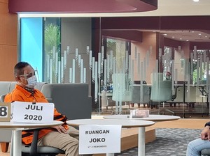 Terungkap Penyerahan Duit Ratusan Juta di Rekonstruksi Kasus Bansos Corona