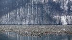Lautan Sampah Padati Danau di Serbia
