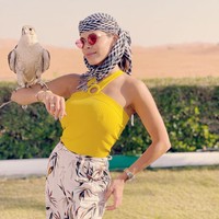 Sejak dia mengunggah foto tersebut, Luana mengaku diserang dan diancam oleh netizen. Meski begitu, Luana membela diri bahwa dia telah berhati-hati dengan menutupi dadanya dengan tangannya.  Foto: Instagram