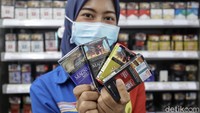 Marlboro Merah dari Rp 26.000-Rp 27.000 menjadi Rp 30.700 - Rp 32.500. Marlboro Menthol dari Rp 25.000-26.000 menjadi Rp 30.700-Rp 32.500. Sampoerna Mild dari Rp 23.000-24.0000 menjadi Rp 25.700-Rp 28.500. Djarum Super dari Rp19.000 menjadi Rp 19.200- Rp 26.000. Surya Pro dari Rp 20.000 menjadi Rp 21.100-Rp 23.500. Dji Sam Soe dari Rp 17.000 menjadi Rp 18.500-Rp 20.000 Sampoerna Kretek dari Rp 11.500 menjadi Rp 13.200-Rp 14.600