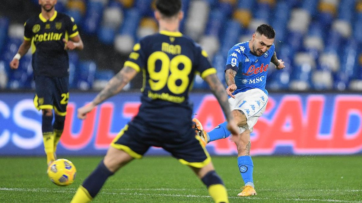Napoli taklukkan Parma 2-0. (Foto: Getty Images/Francesco Pecoraro)