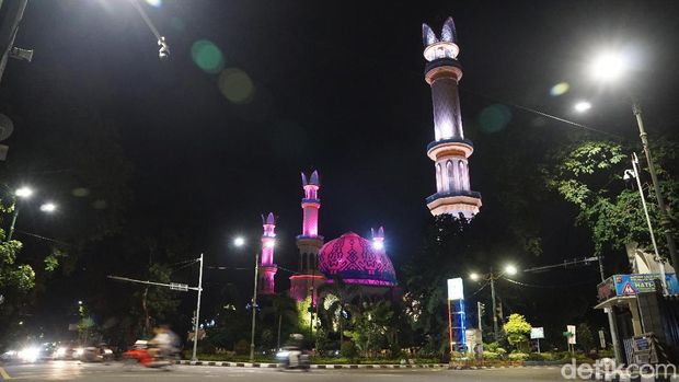 Pantai Senggigi, Batu Layar dan Mataram