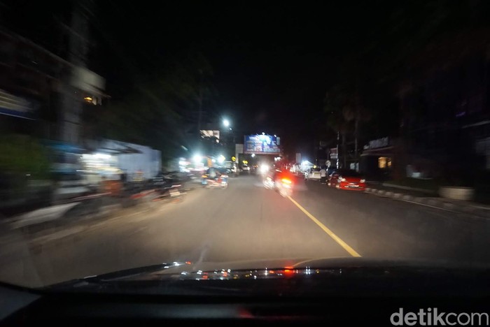 Pantai Senggigi, Batu Layar dan Mataram