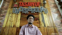 Pesantren yang diisi dari kalangan anak punk dan jalanan tersebut dirintis oleh Ustaz Halim Ambiya sejak 2016.