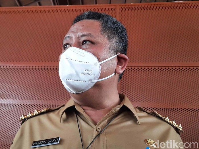 Plt Wali Kota Surabaya Whisnu Sakti Buana