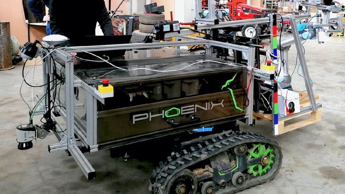 robot phoenix, pemangkas pohon otomatis di Jerman