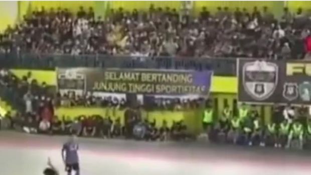Screenshot viral pertandingan futsal dipenuhi penonton di Sumut (dok. Istimewa)