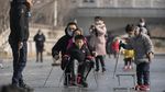 Serunya Seluncur Naik Kursi di China