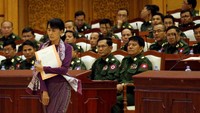 Panglima militer Myanmar, Jenderal Senior Min Aung Hlaing memimpin kudeta militer dengan menangkap pemimpin de-facto Aung San Suu Kyi dan tokoh senior pemerintahan lainnya. AP Reuters/Soe Zeya Tun