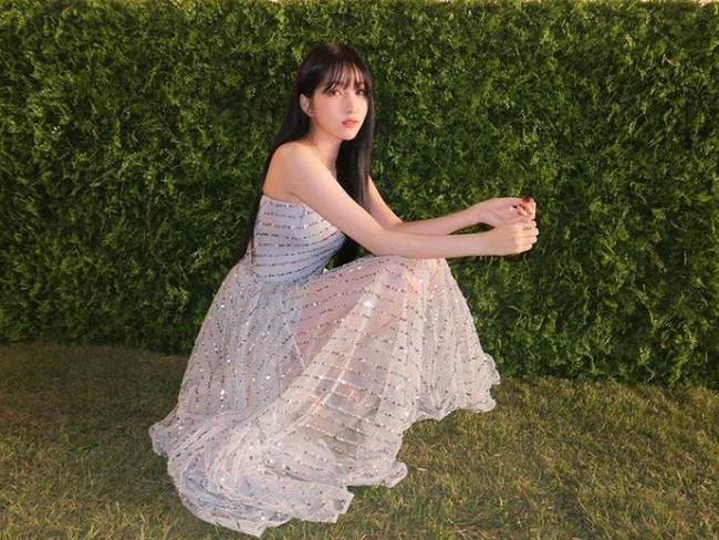 Banyak netizen menyatakan kekecewaannya dan menuntut idol yang dijuluki The Tall Girl itu minta maaf. Foto: Instagram/@onedayxne