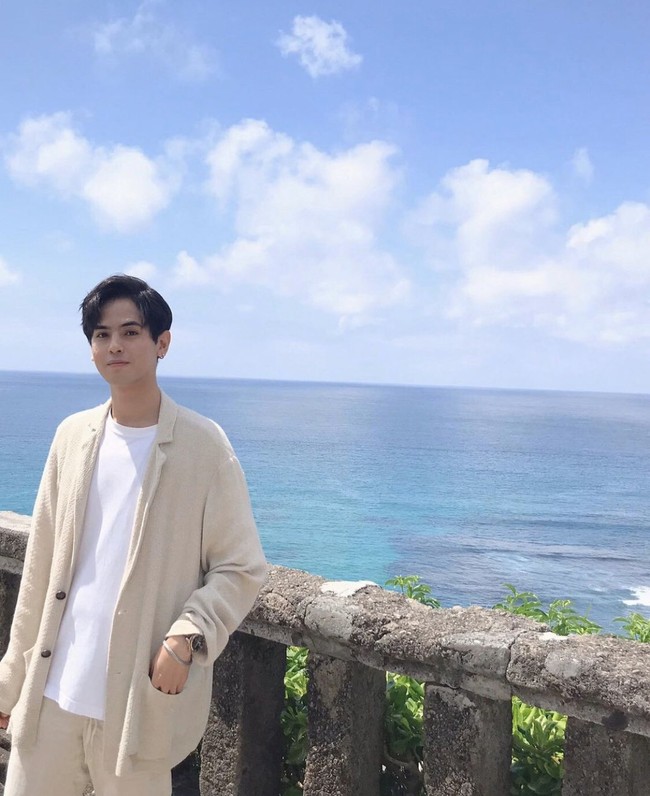 Toma Nakamura bernama lengkap I Wayan Toma Laksana Nakamura. Ia berdarah Jepang dan Indonesia, dan berasal dari Bali. Dalam profilnya, Toma Nakamura diketahui memiliki tinggi badan 178 cm dengan berat badan 60 kg. Ia berusia 22 tahun dan memiliki golongan darah O. Foto: Twitter