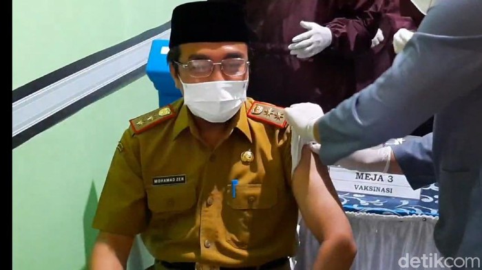 Vaksinasi COVID-19 perdana di Kabupaten Tasikmalaya