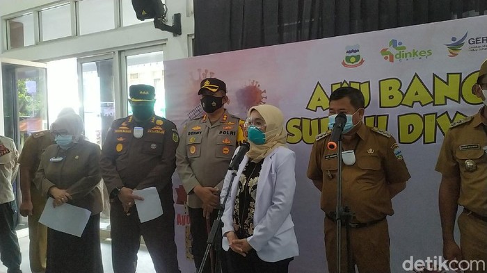 Vaksinasi Covid 19 Di Garut Bupati Dan 4 Pejabat Tak Lolos Skrining