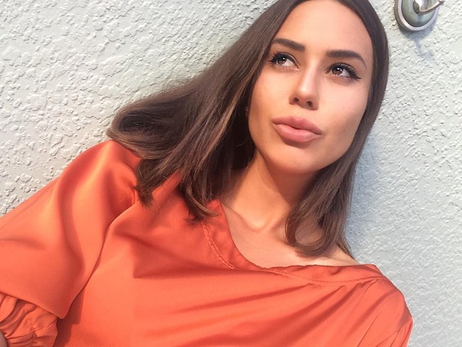 Yulia Pugacheva adalah selebgram dengan banyak follower. Sebelumnya ia merupakan pemain tenis yang merupakan passion-nya sejak kecil. Namun Yulia terpaksa beralih dari profesi atlet pada sesuatu yang dinilai lebih menghasilkan. Foto: Instagram @yulia.pugacheva