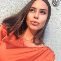 Yulia Pugacheva adalah selebgram dengan banyak follower. Sebelumnya ia merupakan pemain tenis yang merupakan passion-nya sejak kecil. Namun Yulia terpaksa beralih dari profesi atlet pada sesuatu yang dinilai lebih menghasilkan. Foto: Instagram @yulia.pugacheva