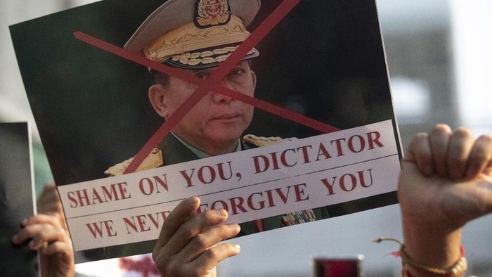 Militer Myanmar melakukan kudeta dan menahan Aung San Suu Kyi. Aksi ini medapat protes di sejumlah negara.