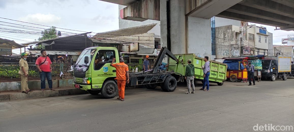Arm roll untuk flyover Ciputat. (Taufieq Renaldi Arfiansyah/detikcom)