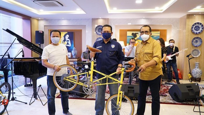 Bamsoet Rilis Sepeda Model Alex Moulton