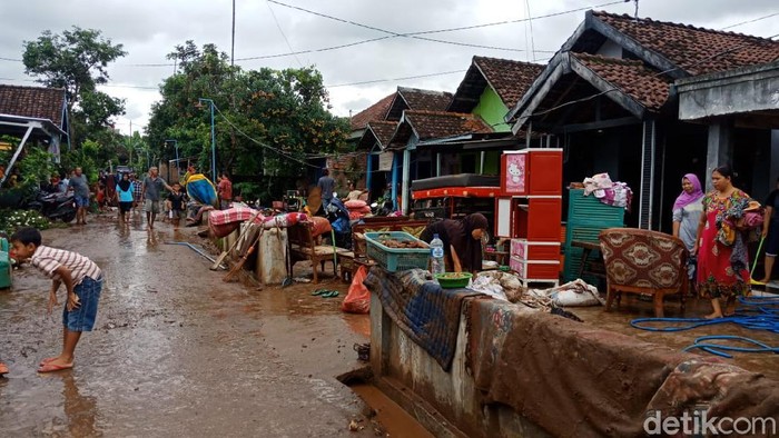 Banjir Bandang Terjang Satu Desa di Jombang