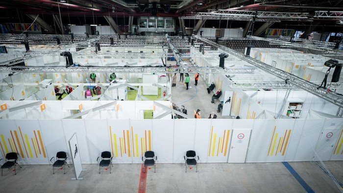 Deretan Negara ini Ubah Ruang Publik Jadi Tempat Vaksinasi Corona