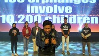 HDI melalui BenihBaik.com memdonasi buku-buku pendidikan untuk anak-anak panti asuhan.