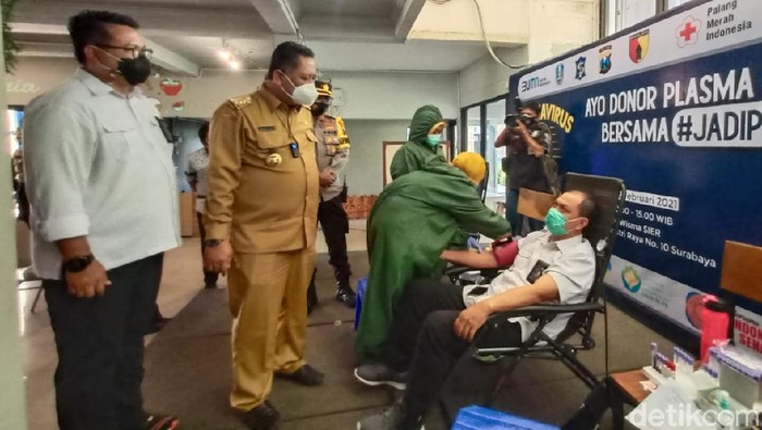 PT SIER (Surabaya Industrial Estate Rungkut) menggelar acara donor darah dan donor plasma konvalesen. Kegiatan ini sebagai upaya membantu pemerintah dalam memerangi COVID-19.
