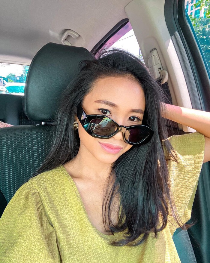 Gaya Stylish ART 'Ikatan Cinta', Ayya Renita Saat Kulineran