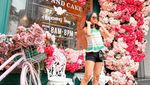 Gaya Stylish ART Ikatan Cinta, Ayya Renita Saat Kulineran