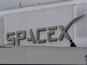 SpaceX Dituding Lakukan Pemecatan Ilegal ke Karyawan