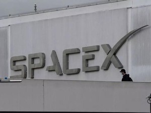 Duel Maut Dua Perusahaan Raksasa Luar Angkasa, SpaceX Vs Blue Origin