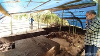 Pamong Budaya Ahli Madya BKB, Yudi Suhartono mengatakan, ekskavasi yang dilakukan merupakan ekskavasi lanjutan dari bulan Desember. Dalam ekskavasi ditemukan adanya struktur bata yang menyambung membentuk semacam ruang-ruang.