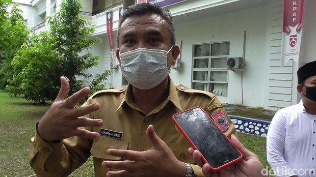 Kepala Dinas Pariwisata dan Ekonomi Kreatif Kabupaten Bone Bolango Lukman A Daud (Ajis/detikcom).