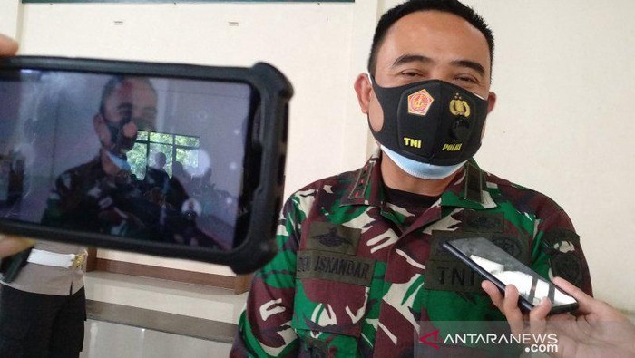 Komandan Komando Distrik Militer (Kodim) 0611 Garut Letkol CZi Deni Iskandar