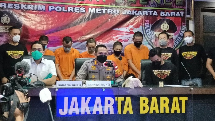 Komplotan Begal Sadis Bersenjata Gunting Diringkus di Jakbar, 2 Ditembak karena Melawan