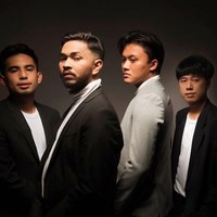 Niko Al Hakim diketahui berprofesi sebagai musisi. Dia kini tergabung dalam band Lyon yang dibentuk oleh mantan vokalis Killing Me Inside, Onadio Leonardo. Foto: Instagram/@okintph