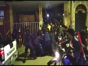 Pengunjung Pesta Terinjak-injak Saat Digerebek Polisi di Bolivia