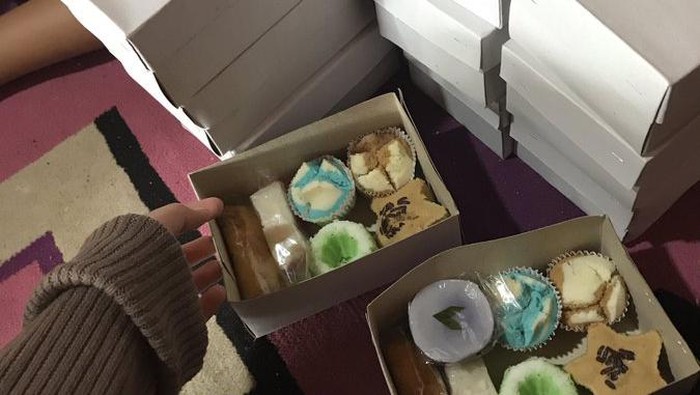 Penjual Kue Tawarkan Snack Box Rp 3.000, Jualan atau Sedekah?