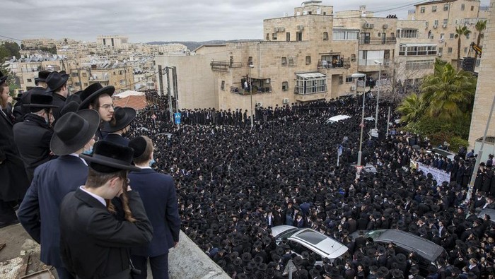 Rabbi Meshulam Dovid Soloveitchik, kerumunan Rabbi Meshulam Dovid Soloveitchik meninggal karena COVID-19