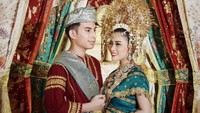 Namun keduanya kembali bersatu dan melangkah ke jenjang pernikahan pada awal 2017. Dok. Instagram/rachelvennya